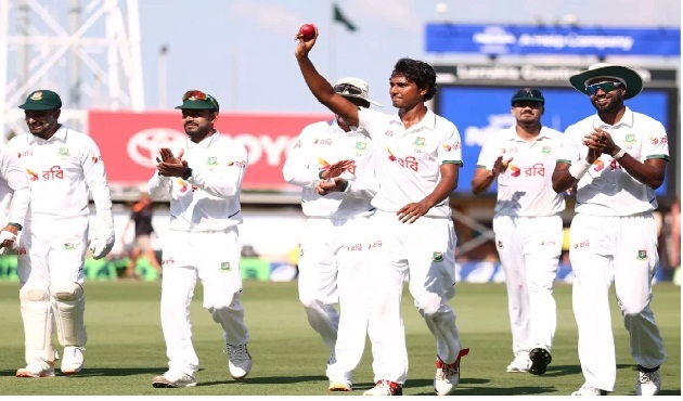টেস্টে দ্বিতীয়বার যে রেকর্ড গড়ল টাইগার পেসাররা