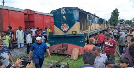 বুড়িমারী কমিউটার ট্রেন লাইনচ্যুত, রংপুর-লালমনিরহাট রুটে রেল চলাচল বন্ধ
