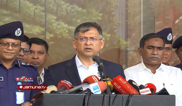 অবৈধ অস্ত্র উদ্ধারে বিশেষ ইউনিট গঠন, তথ্য দিলে ২ লাখ টাকা পুরস্কার ঘোষণা স্বরাষ্ট্রমন্ত্রীর