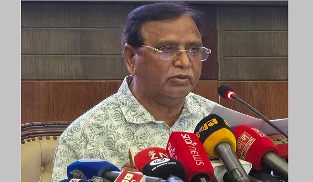 রেজিস্টার্ড হকার ছাড়া অন্য কেউ রাস্তায় বসতে পারবে না : ডিএসসিসি প্রশাসক