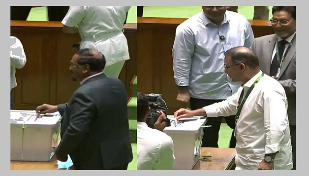 রাষ্ট্রপতি নির্বাচনে ভোট দিলেন প্রধানমন্ত্রী, স্পিকার ও বিরোধীদলীয় নেতা