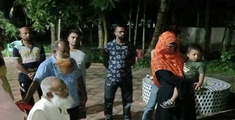 স্বামীর সঙ্গে বিচ্ছেদ, দুই বছরের শিশুকে রাস্তায় ফেলে চলে গেল মা