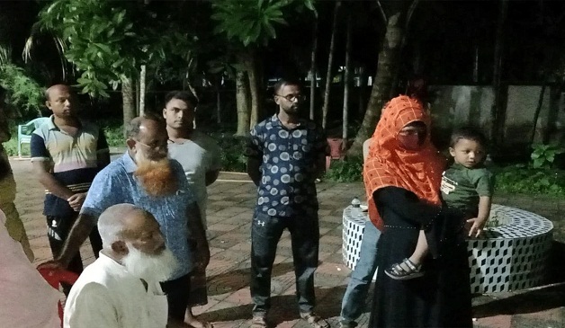 স্বামীর সঙ্গে বিচ্ছেদ, দুই বছরের শিশুকে রাস্তায় ফেলে চলে গেল মা