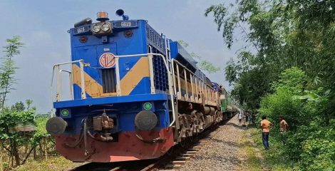 তিন ঘণ্টা পর উত্তরাঞ্চলের সঙ্গে ট্রেন চলাচল স্বাভাবিক