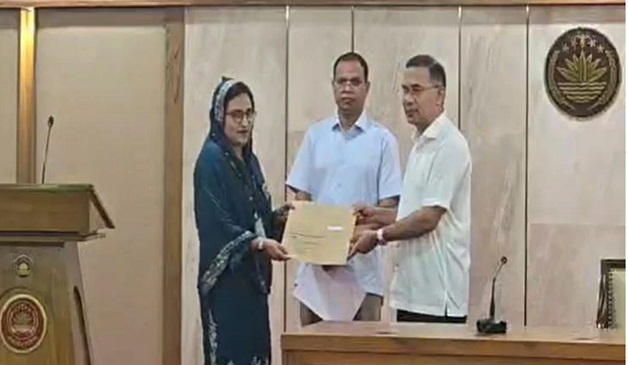 গুম-খুন ও শহীদ পরিবারের সদস্যদের নিয়োগপত্র দিলেন প্রধানমন্ত্রী