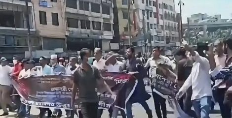 রাজধানীতে আওয়ামী লীগের মিছিলের প্রস্তুতি, ককটেল বিস্ফোরণ ঘটিয়ে পালিয়ে যান কর্মীরা