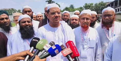 লংমার্চের দাবির সঙ্গে জামায়াত আমিরের বক্তব্যে দ্বিমুখিতা দেখছি: চরমোনাই পীর