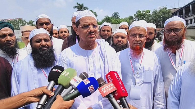 লংমার্চের দাবির সঙ্গে জামায়াত আমিরের বক্তব্যে দ্বিমুখিতা দেখছি: চরমোনাই পীর