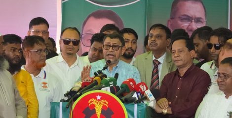 বিগত ফ্যাসিবাদী সরকার কোনো ভ্যাকসিন রেখে যায়নি, ডেঙ্গু প্রতিরোধে ঐক্যবদ্ধ হয়ে যুদ্ধ করতে হবে: স্বাস্থ্যমন্ত্রী
