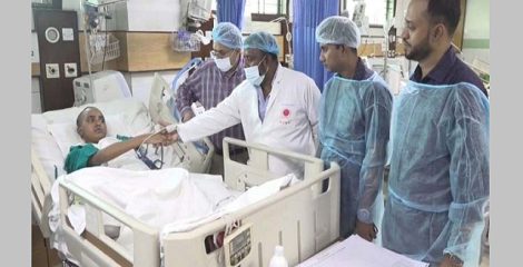 জুলাই শহিদ জুবায়েরের বোনের চিকিৎসা-পরবর্তী খোঁজ নিলেন প্রধানমন্ত্রী