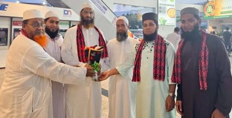 বন্যা-ভূমিধসে ক্ষতিগ্রস্তদের পাশে দাঁড়াতে নেপালে মামুনুল হক