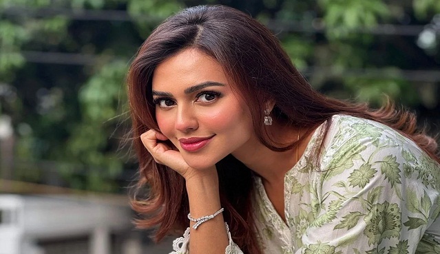আইনজীবী চরিত্রের সেই সিনেমা ছাড়লেন ফারিয়া, জানালেন কারণ
