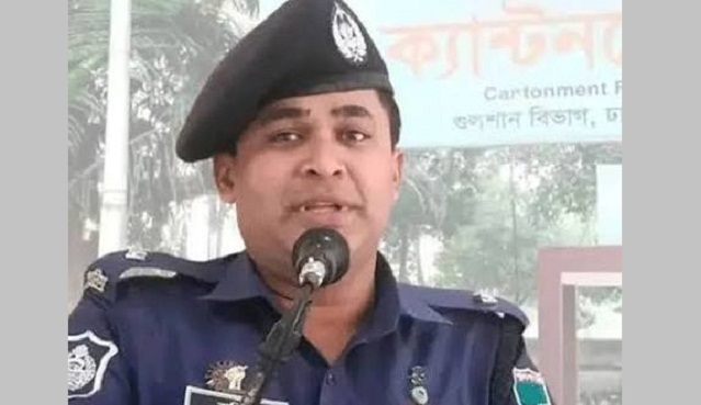 ক্যান্টনমেন্ট থানার সেই ওসি রাকিবুল গ্রেফতার, নেওয়া হচ্ছে আদালতে