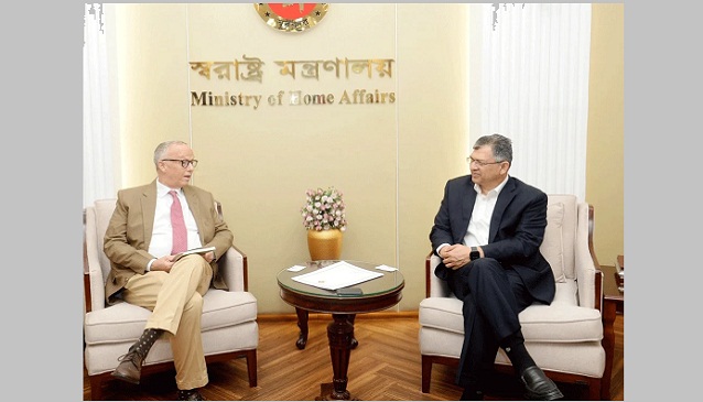 স্বরাষ্ট্রমন্ত্রীর সঙ্গে আইআরআই প্রতিনিধিদলের বৈঠক