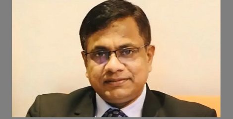 খেলার মাঠে হঠাৎ অসুস্থ, হাসপাতালে নিলেও বাঁচানো যায়নি উপসচিবকে