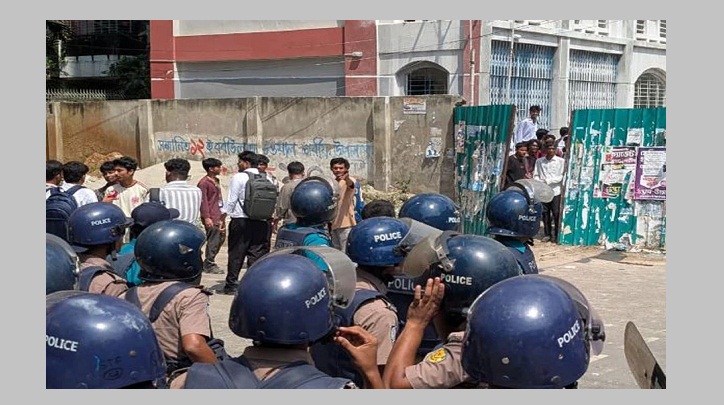 ঢাকা কলেজ ও আইডিয়াল কলেজ শিক্ষার্থীদের মধ্য সংঘর্ষ