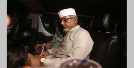 গাজী নজরুল ও তার প্রথম স্ত্রী পুলিশ হেফাজতে