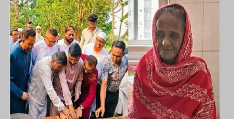 প্রধানমন্ত্রীর উপহার দেয়া বাড়িতে উঠলেন ফুটপাতে বসবাস করা গোলাপি বেগম