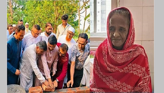 প্রধানমন্ত্রীর উপহার দেয়া বাড়িতে উঠলেন ফুটপাতে বসবাস করা গোলাপি বেগম