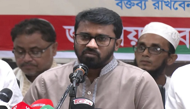 পাটওয়ারীকে গ্রেফতার করে রিমান্ডে নিলেই বের হবে, ককটেল মারছে কারা: রাশেদ খাঁন