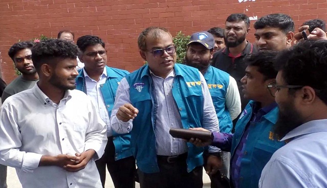 জামালপুর পাসপোর্ট অফিসে দুদকের অভিযান
