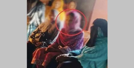 বরযাত্রীর গাড়ি আটকে তুলে নেওয়া সেই নববধূর ভিডিও ভাইরাল, যা বললেন তিনি