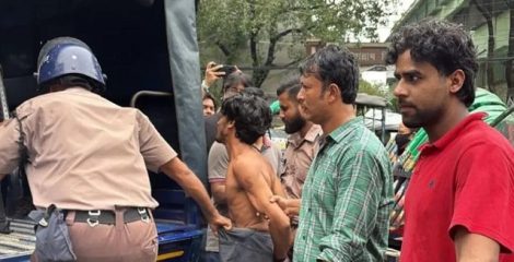 জবির সামনে আ.লীগ কর্মী সন্দেহে আটক সেই যুবক দুই দিনের রিমান্ডে
