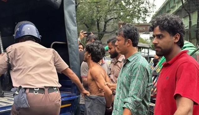 জবির সামনে আ.লীগ কর্মী সন্দেহে আটক সেই যুবক দুই দিনের রিমান্ডে