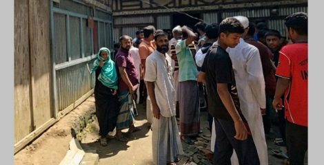 যুবকের হামলায় মা ও ৮ মাসের ভাতিজি খুন, আহত ভাবি; ঘাতক আটক