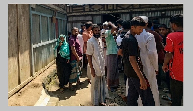 যুবকের হামলায় মা ও ৮ মাসের ভাতিজি খুন, আহত ভাবি; ঘাতক আটক