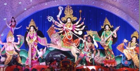 বিজয়া দশমীতে মণ্ডপে মণ্ডপে বিদায়ের সুর