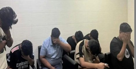 অভিজাত হোটেল আমারি ও দুই বারে অভিযান