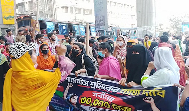 মিরপুর-১০ নম্বরে পোশাক শ্রমিকদের সড়ক অবরোধ, তীব্র যানজট