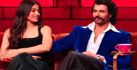 ‘১০০ বার কেন, বিজয়কে হাজারবার বিয়ে করতে রাজি’