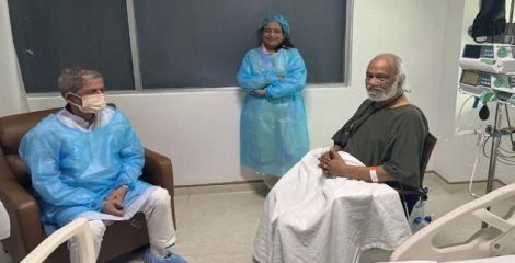 ড. আবদুল মঈন খানকে দেখতে হাসপাতালে রাষ্ট্রপতি