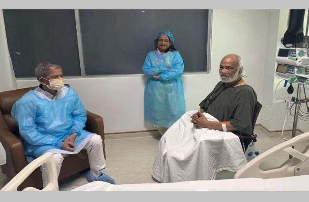 ড. আবদুল মঈন খানকে দেখতে হাসপাতালে রাষ্ট্রপতি