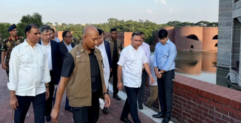 সংসদ প্রাঙ্গণ পরিদর্শন করলেন প্রধানমন্ত্রী, পরিষ্কার-পরিচ্ছন্ন রাখাসহ দিলেন নানা নির্দেশনা