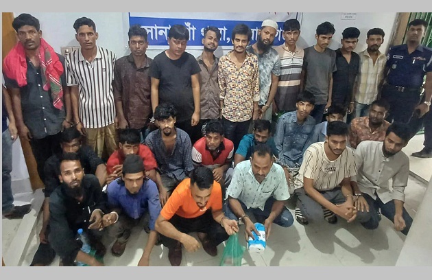 সোনারগাঁয়ে বিশেষ অভিযান চালিয়ে ২৬ জনগ্রেফতার