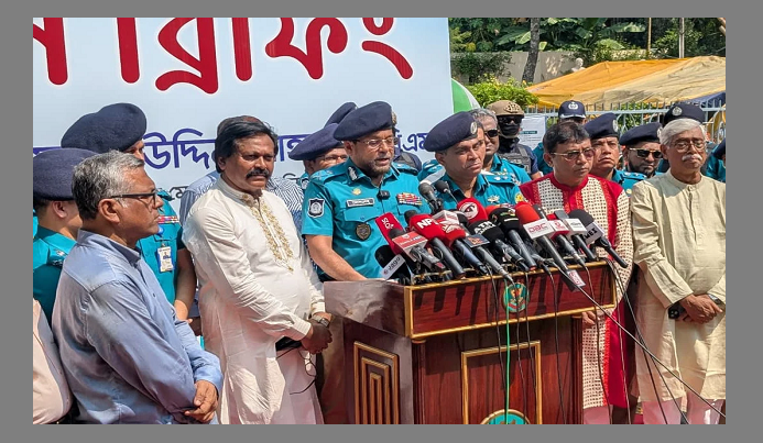 দুর্গাপূজার নিরাপত্তা নিশ্চিতে সর্বোচ্চ সতর্ক অবস্থানে ডিএমপি: কমিশনার