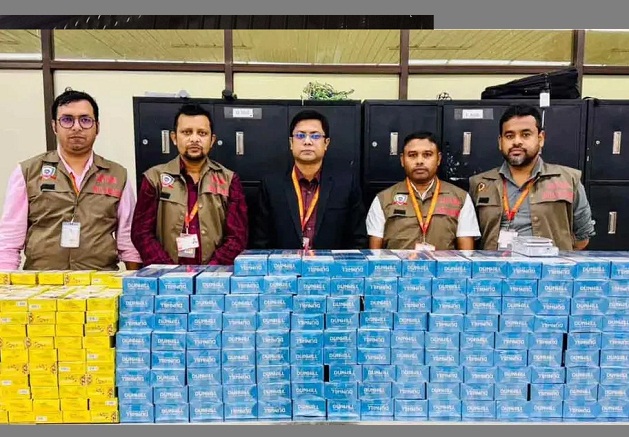 শাহজালালে ৩ যাত্রীর ব্যাগ থেকে ৬৩১ কার্টন সিগারেট জব্দ