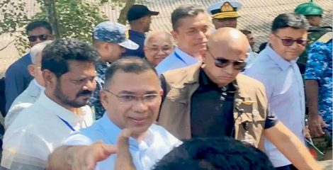 খুলনায় উৎসবের আমেজ, মোংলার পথে প্রধানমন্ত্রী