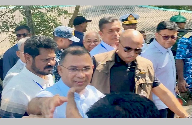 খুলনায় উৎসবের আমেজ, মোংলার পথে প্রধানমন্ত্রী